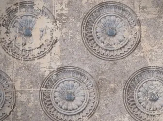 FREGIO | Carta da parati su misura raffiguranti fregi in gesso